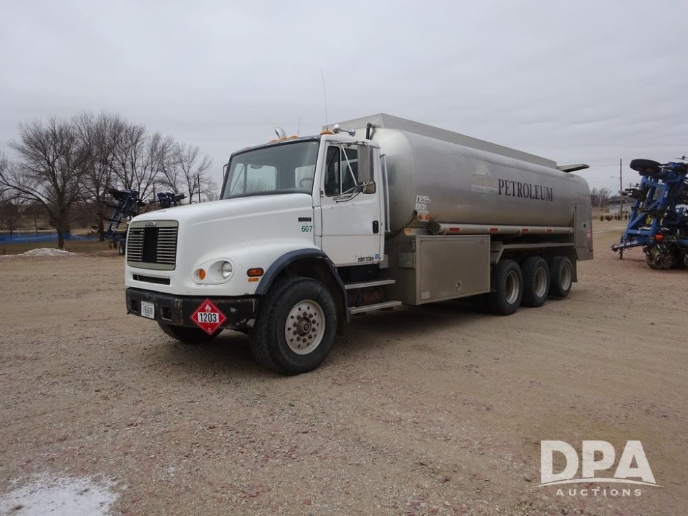 2001 Freightliner FL112 Equipment Image0