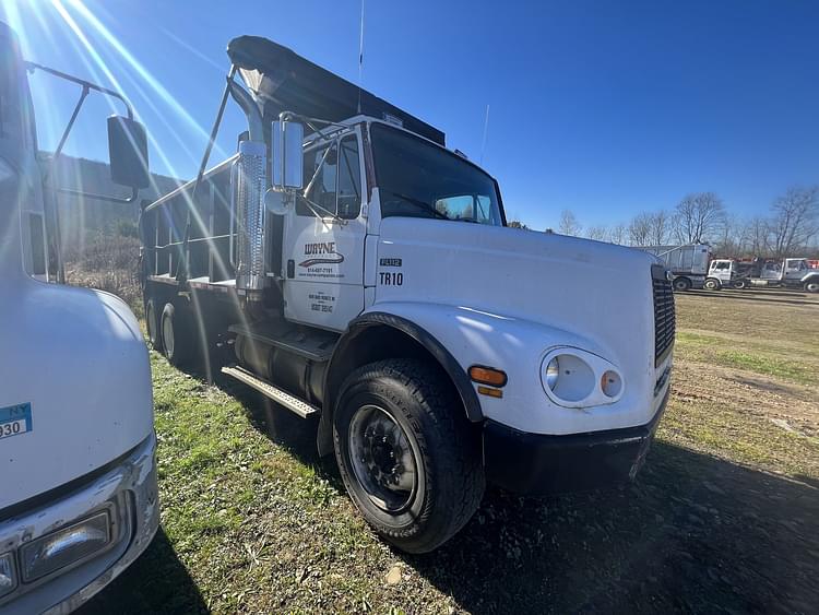 Main image Freightliner FL112SD 5