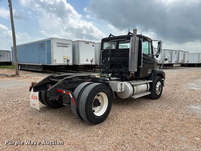 Image of Freightliner FL112 equipment image 4