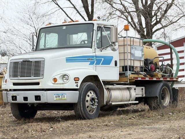 Image of Freightliner FL112 equipment image 1