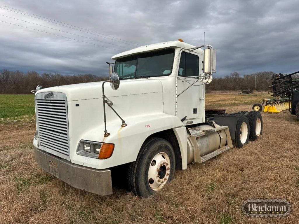2001 Freightliner FL120 Equipment Image0