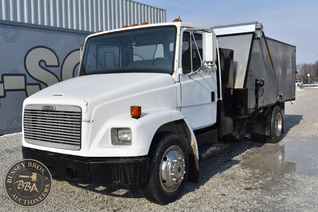2001 Freightliner FL60 Equipment Image0