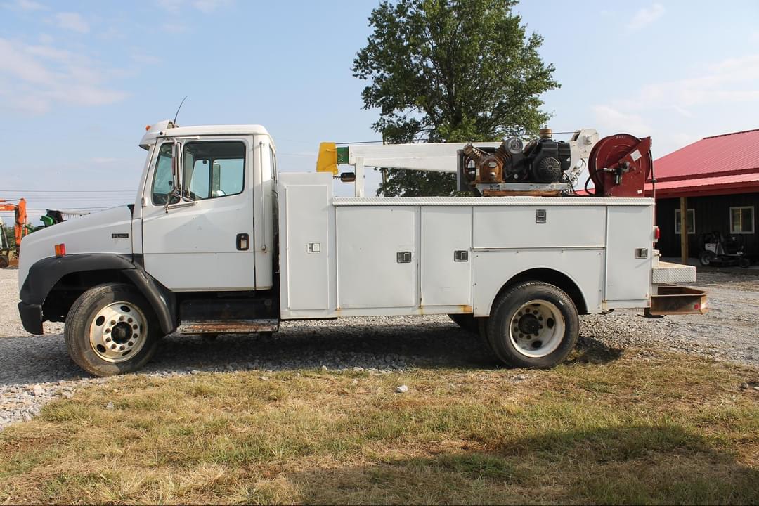 Image of Freightliner FL60 Primary image