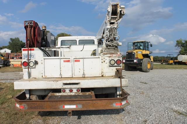 Image of Freightliner FL60 equipment image 2