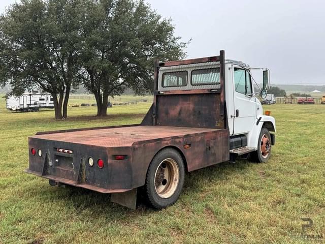 Image of Freightliner FL60 equipment image 4