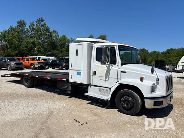 Image of Freightliner FL60 equipment image 1