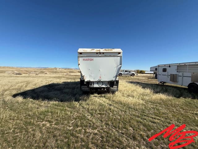 Image of Freightliner FL60 equipment image 3