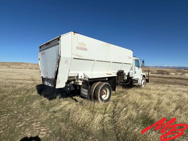 Image of Freightliner FL60 equipment image 4