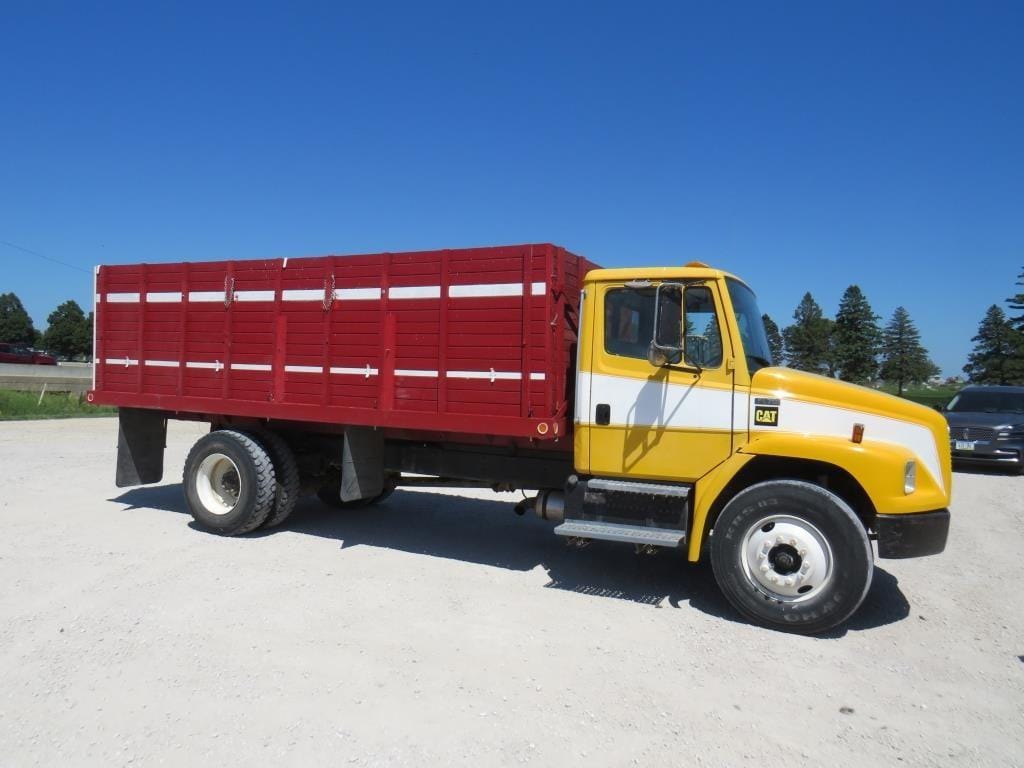 2001 Freightliner FL70 Equipment Image0