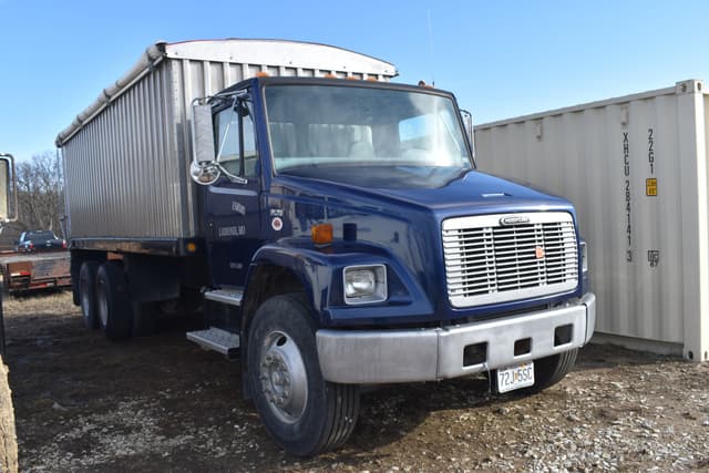 Image of Freightliner FL70 equipment image 2