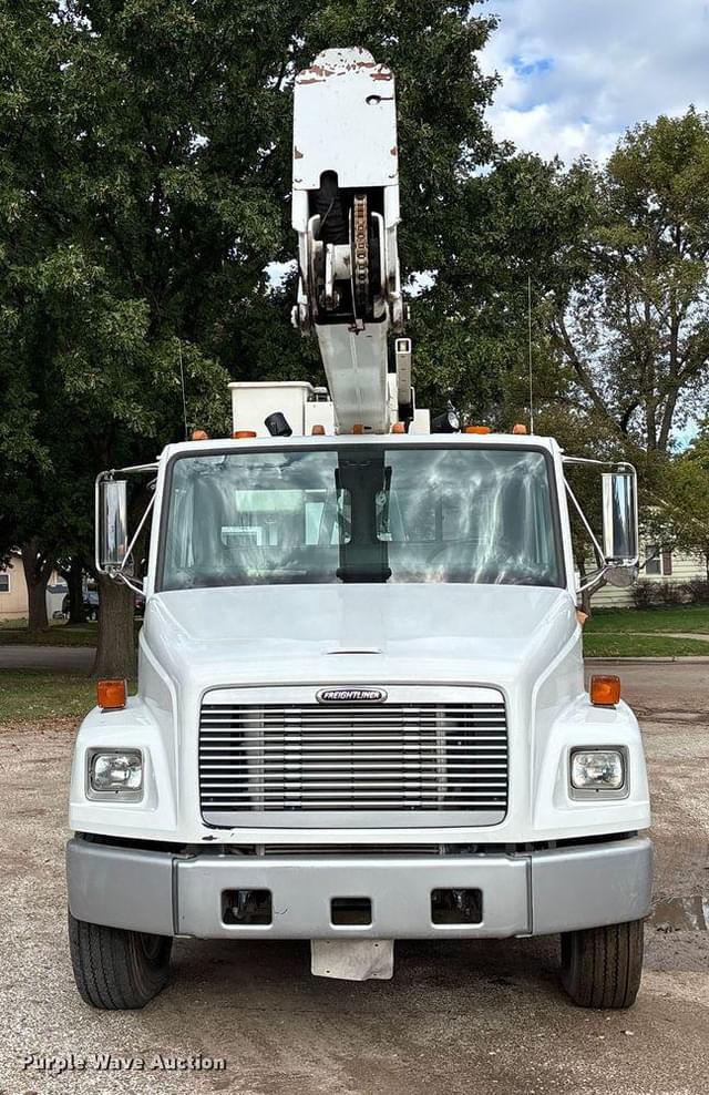 Image of Freightliner FL70 equipment image 1