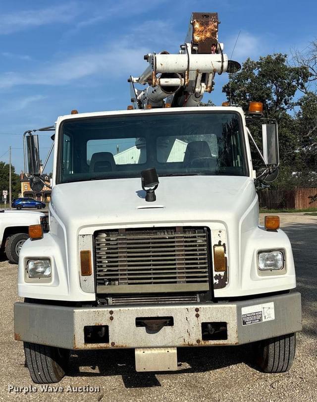 Image of Freightliner FL70 equipment image 1