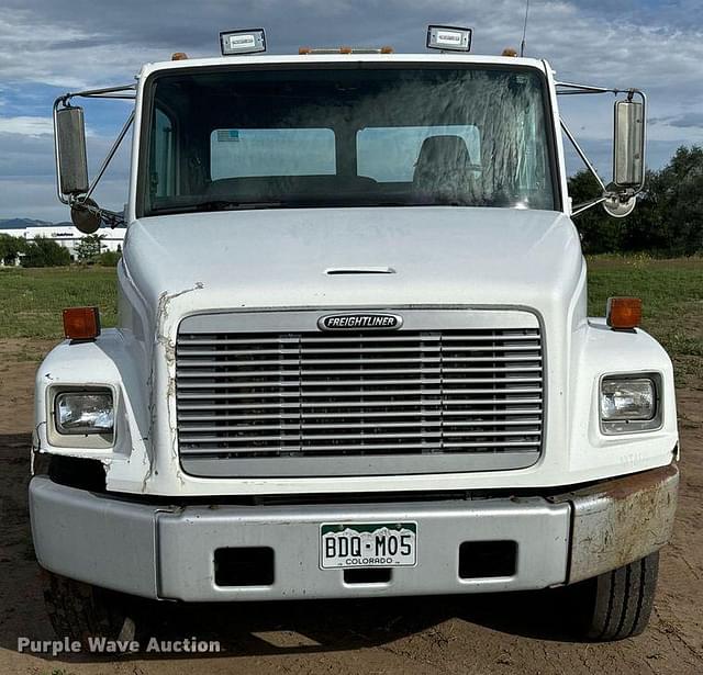 Image of Freightliner FL70 equipment image 1