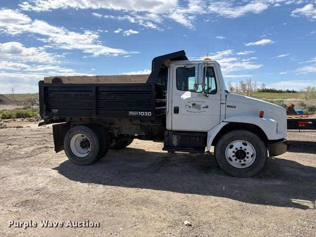 Image of Freightliner FL70 equipment image 3
