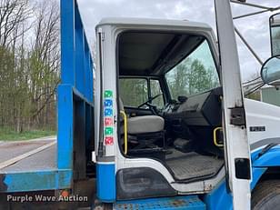 Main image Freightliner FL70 40