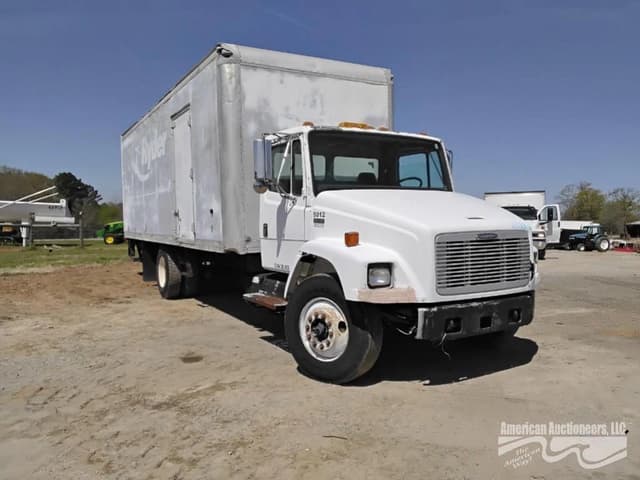 Image of Freightliner FL70 equipment image 2