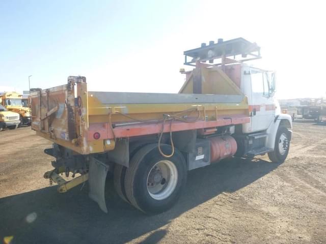 Image of Freightliner FL70 equipment image 2