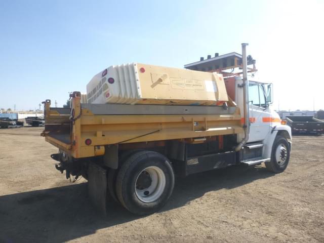 Image of Freightliner FL70 equipment image 2