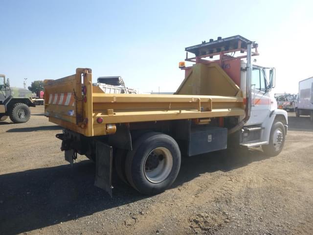 Image of Freightliner FL70 equipment image 2