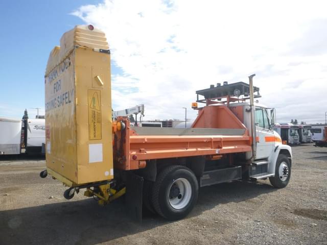 Image of Freightliner FL70 equipment image 2