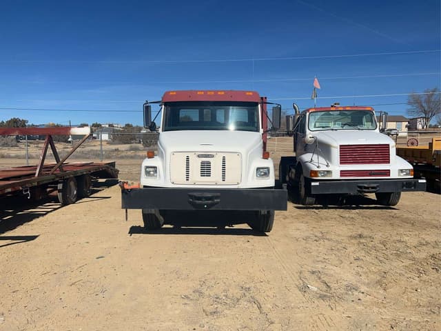 Image of Freightliner FL70 equipment image 1