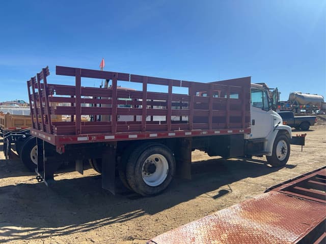 Image of Freightliner FL70 equipment image 3