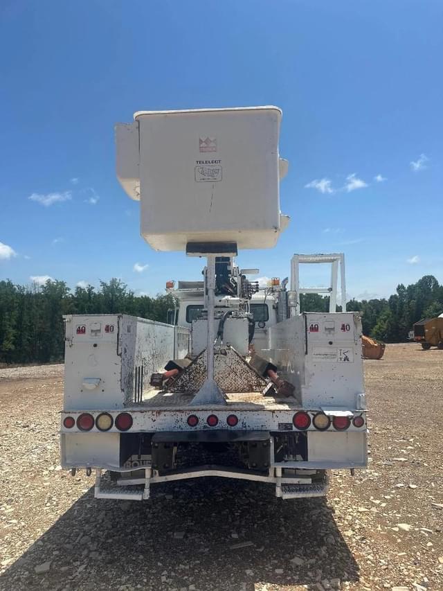 Image of Freightliner FL70 equipment image 3