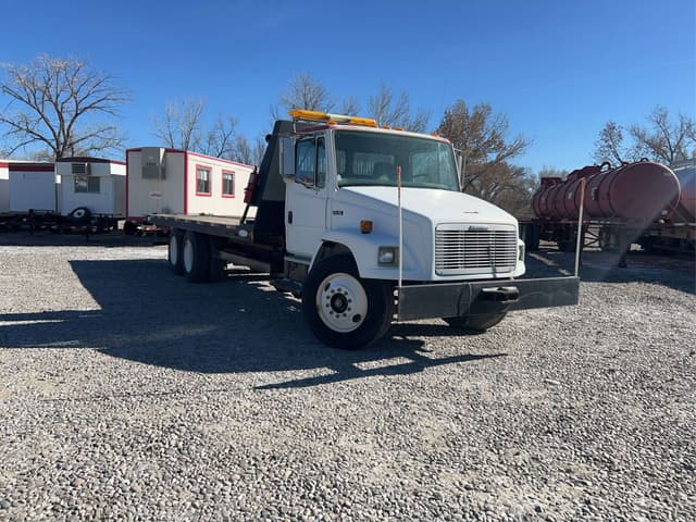 Image of Freightliner FL70 equipment image 2