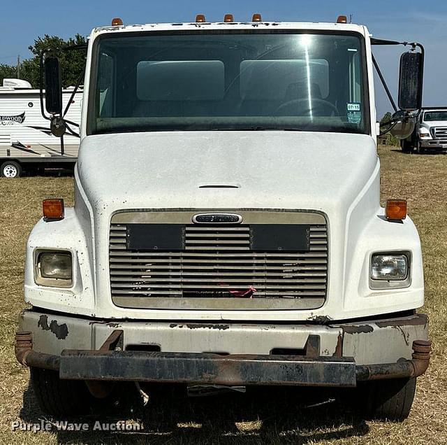 Image of Freightliner FL70 equipment image 1