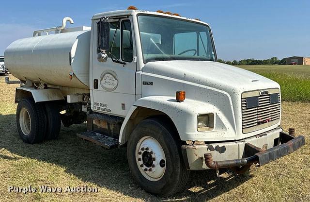 Image of Freightliner FL70 equipment image 2