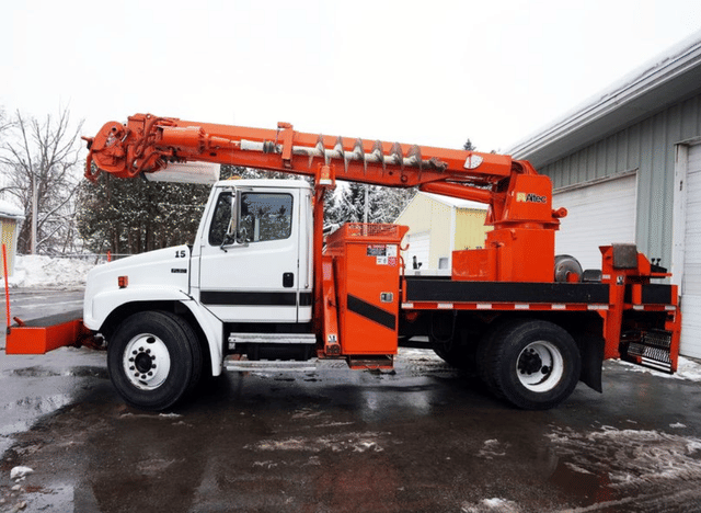 Image of Freightliner FL80 equipment image 2