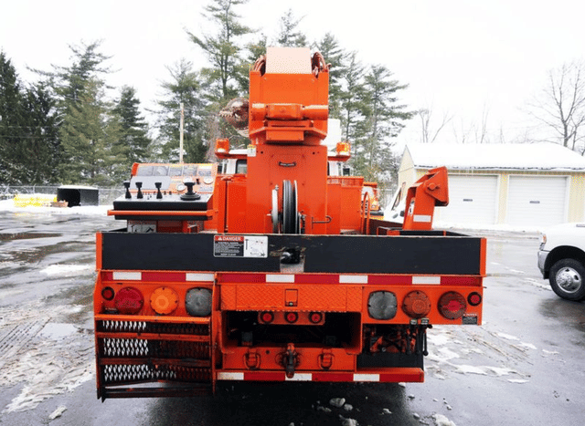 Image of Freightliner FL80 equipment image 3