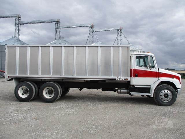 Image of Freightliner FL80 equipment image 3