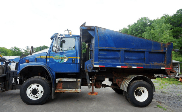 Image of Freightliner FL80 equipment image 2