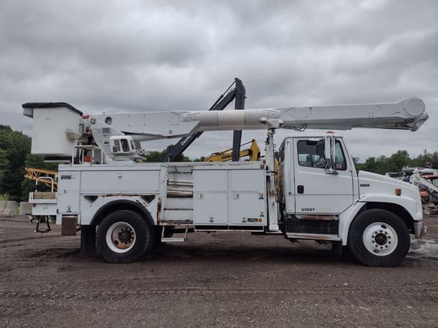 Image of Freightliner FL80 equipment image 2