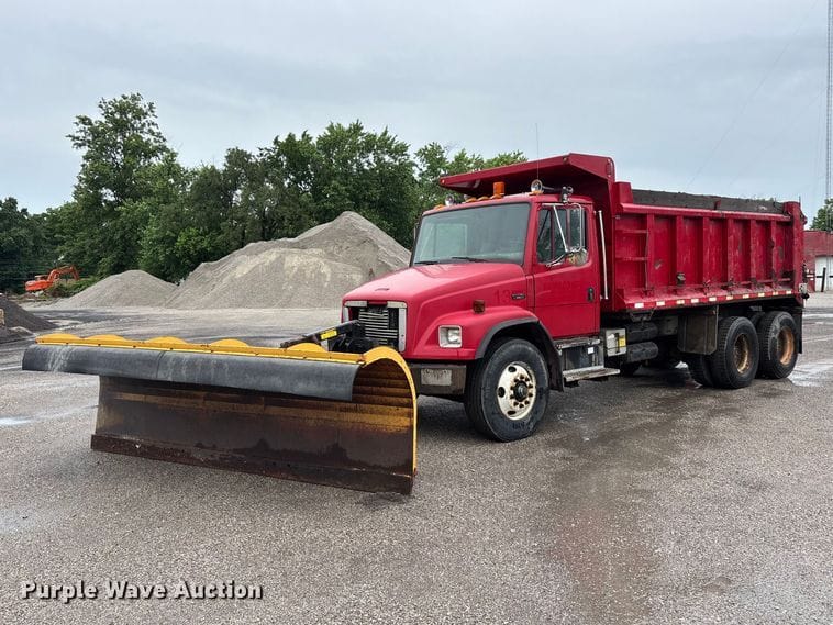 2001 Freightliner FL80 Equipment Image0