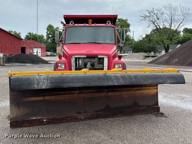 Image of Freightliner FL80 equipment image 1