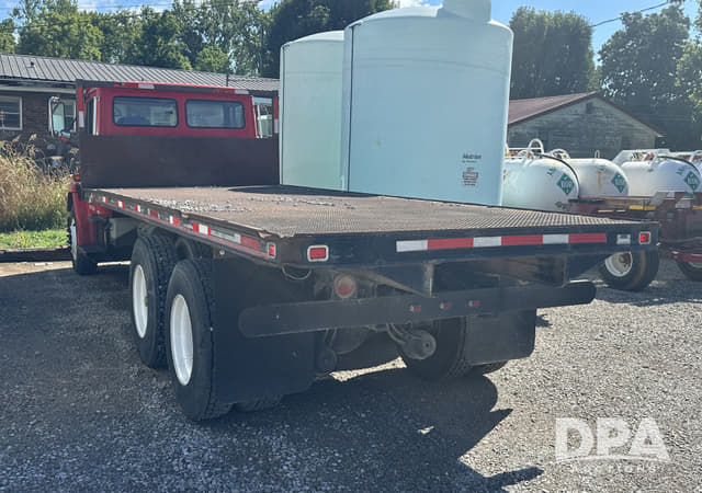 Image of Freightliner FL80 equipment image 2