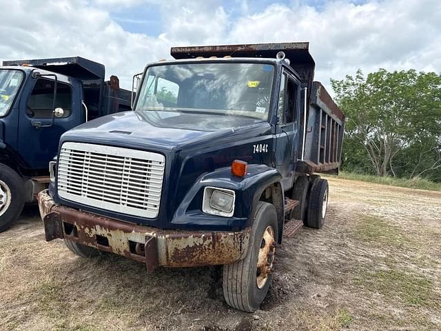 Image of Freightliner FL80 equipment image 1