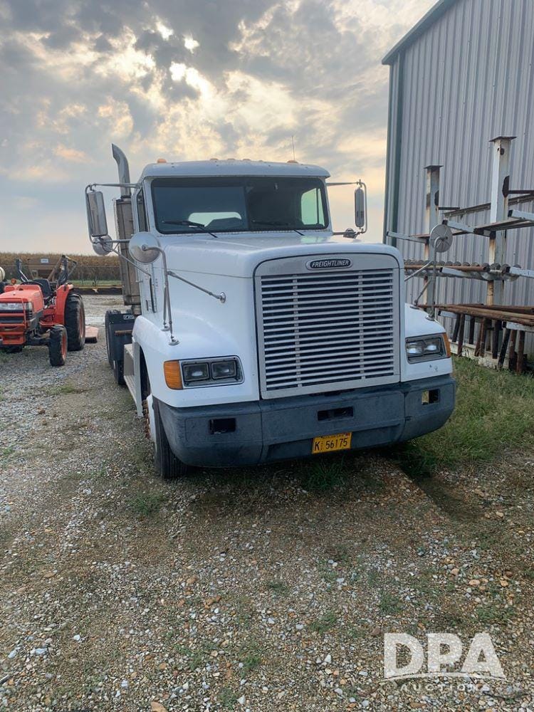 Main image Freightliner FLD120