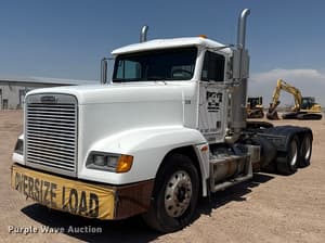 2001 Freightliner FLD Image