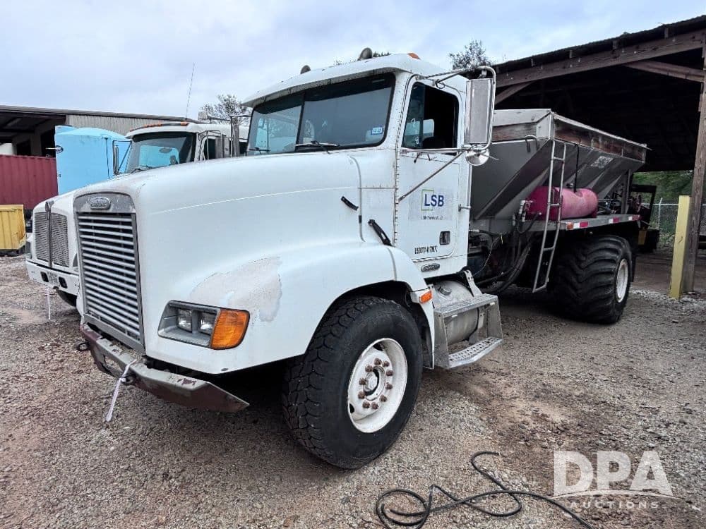 Image of Freightliner FLD112 Primary image