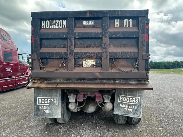 Image of Freightliner FLD112SD equipment image 4