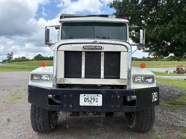 Image of Freightliner FLD112SD equipment image 4