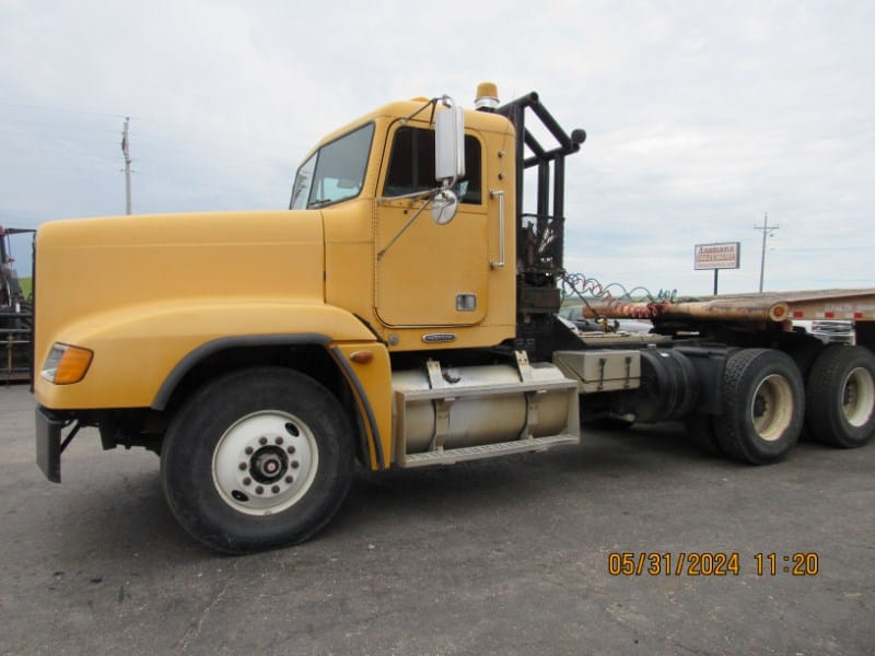 Main image Freightliner FLD120