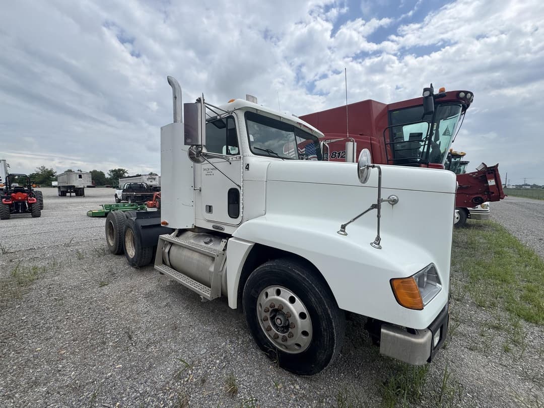 Image of Freightliner FLD120 Primary image