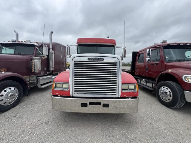 Image of Freightliner FLD120 equipment image 2