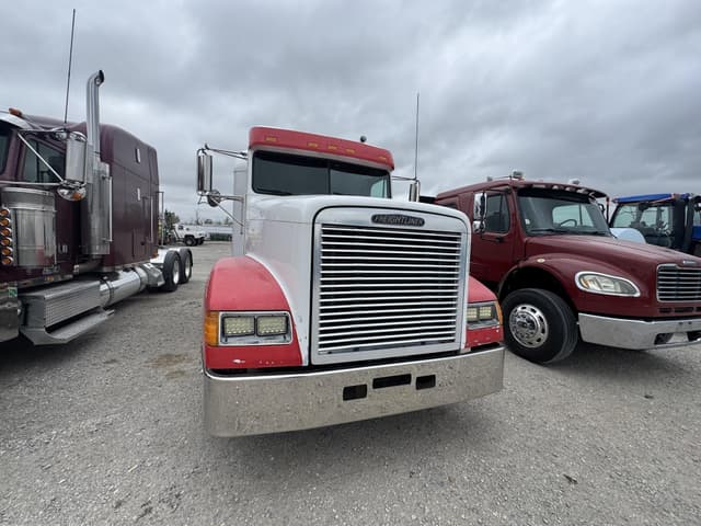 Image of Freightliner FLD120 equipment image 3