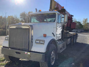 2001 Freightliner FLD120 Equipment Image0