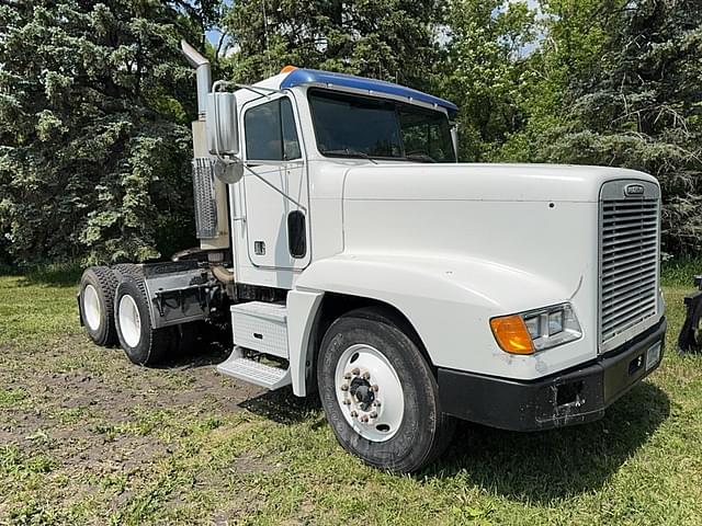 Image of Freightliner FLD120 equipment image 2